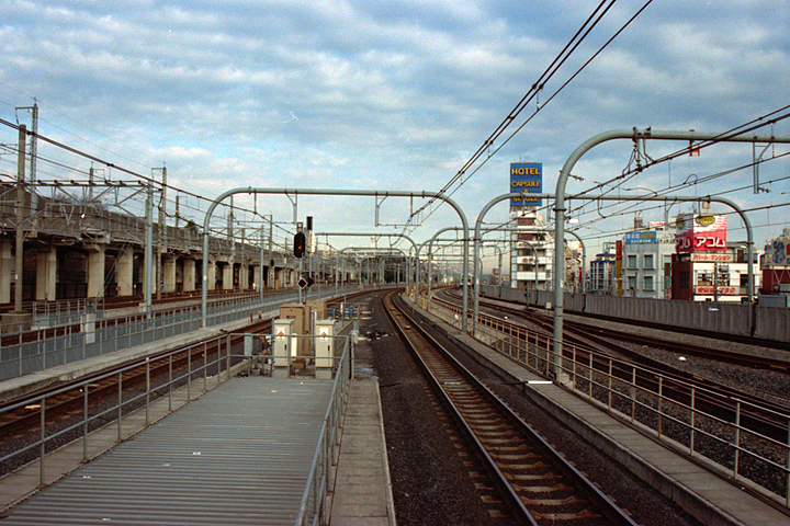 photograph, 2001 | Akabane Sta. Tokyo | 赤羽駅 東京