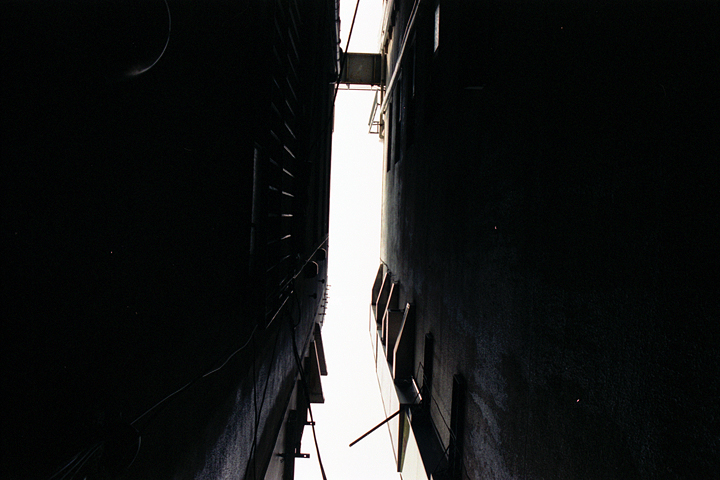 photograph, 2001 | Kanda Tokyo | コスプレ居酒屋, 神田 東京