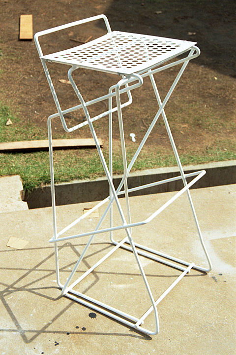 photograph, 2001 | 1/1 scale model, high stool | 考える人の椅子