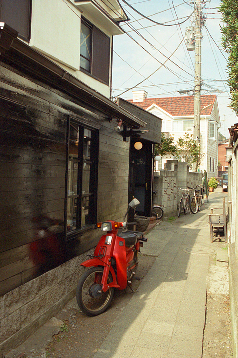 photograph, 2002 | Milk Hall, Kamakura | ミルクホール, 鎌倉