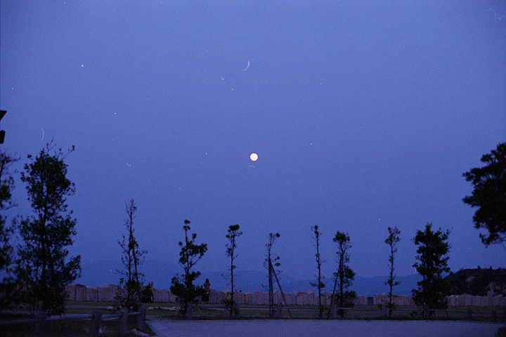 photograph, 2012 | spring, full moon, Inujima, Okayama | 春, 満月, 犬島, 岡山