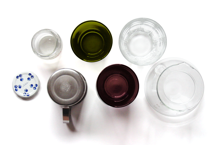 visual art, cups | ビジュアルアート, 丸い器を並べた写真